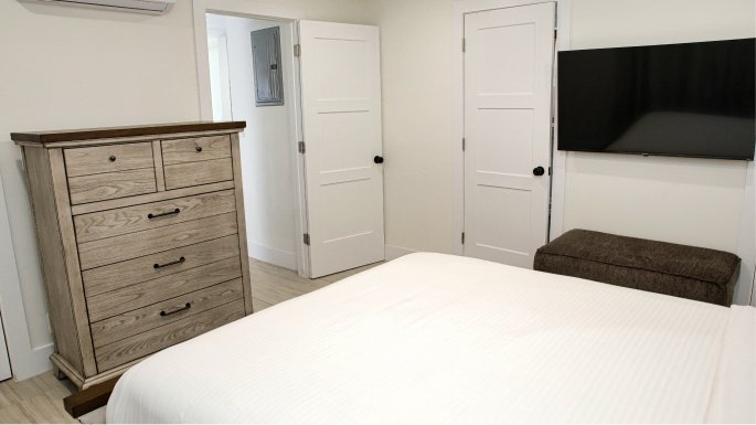 Suite 4 gallery 7